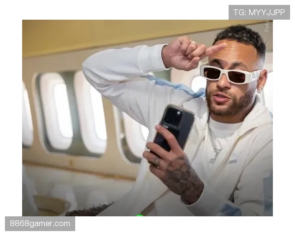 内马尔又晒超跑了，这回连车库都镶金边？