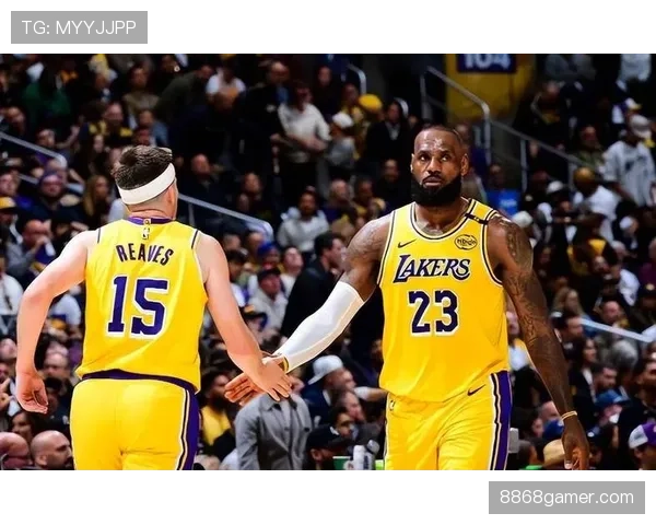 NBA赛场上裁判中断比赛的依据
